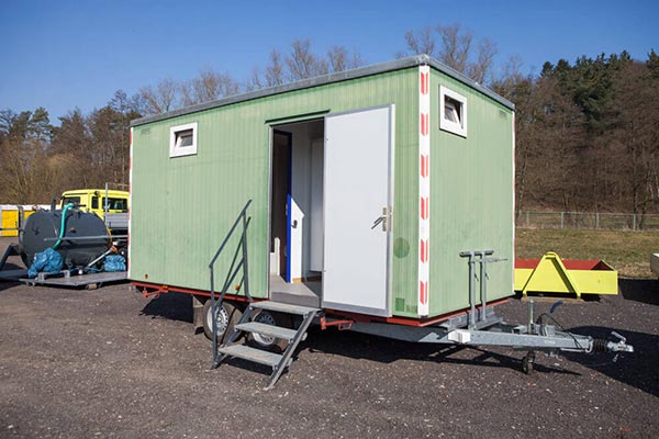 Mietduschen und Miettoiletten in einem